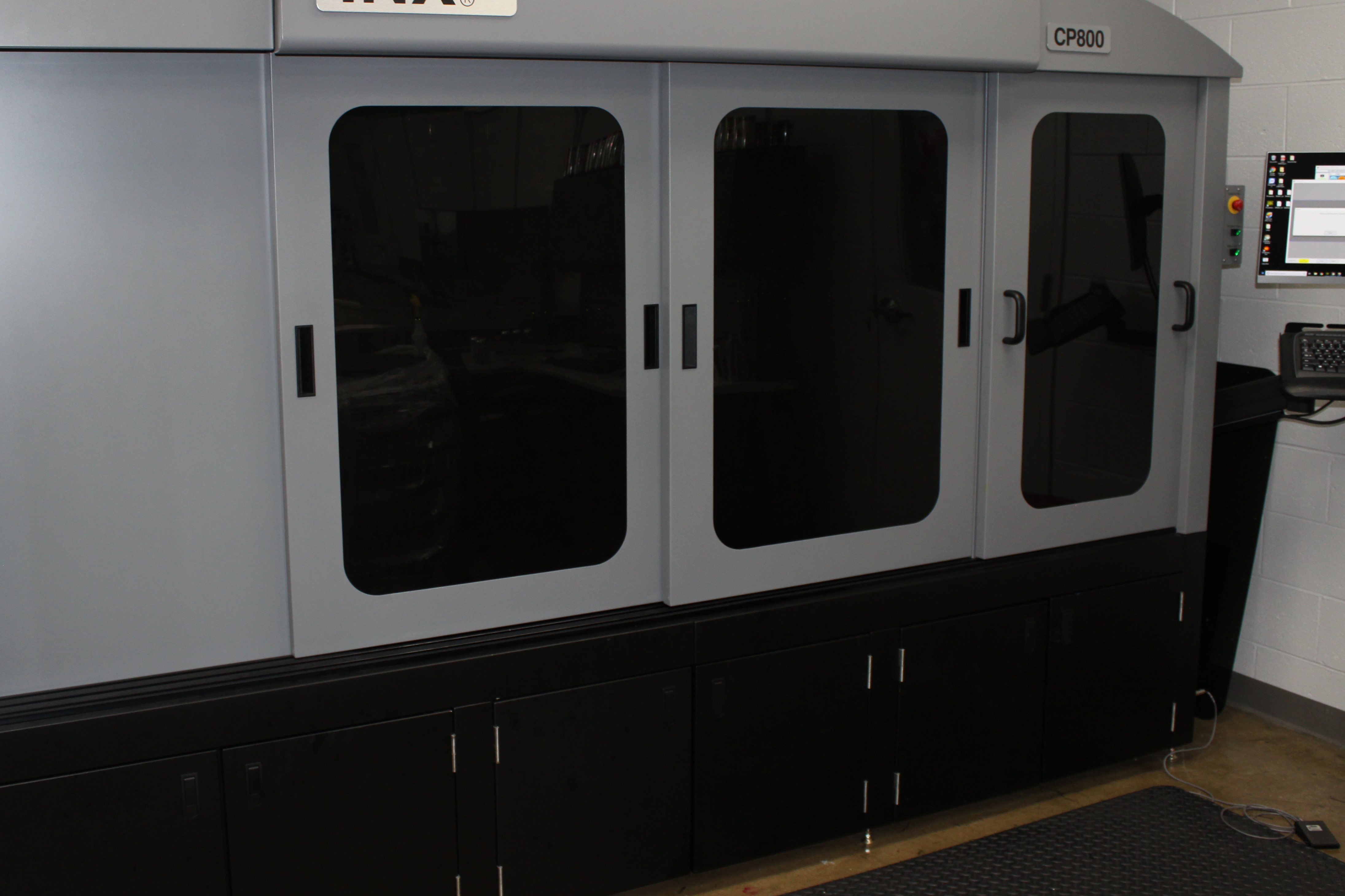 Digital printing chamber. Large with three windows.